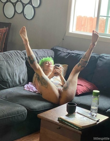 Little Spittle naked model image