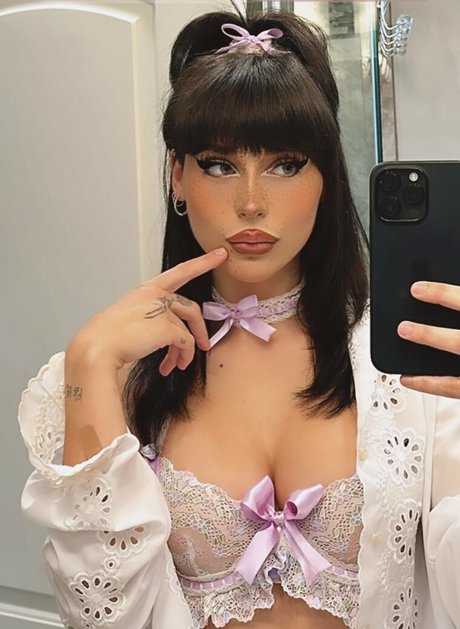 Kate Baum Quick model image