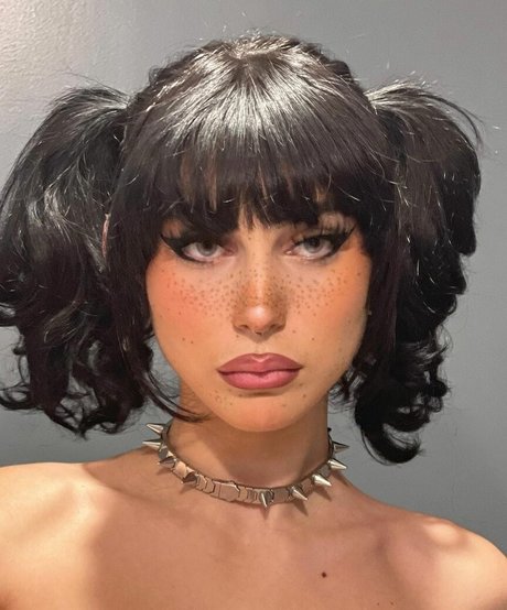 Kate Baum model sexy pic