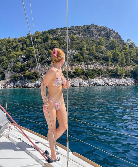 Allylucyfrancis nudes model pics