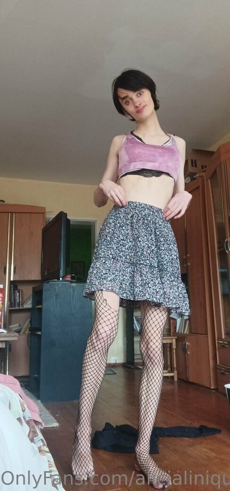 alicialiniquinn nude model galleries