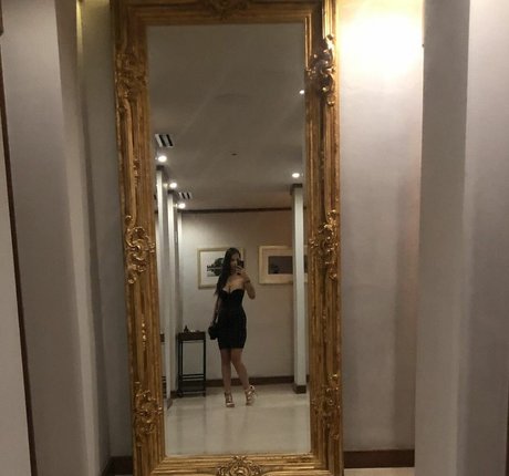 Slythye exclusive model photos