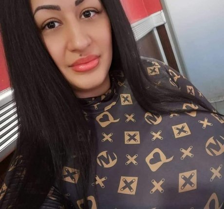 Csimbora Barbara art model picture