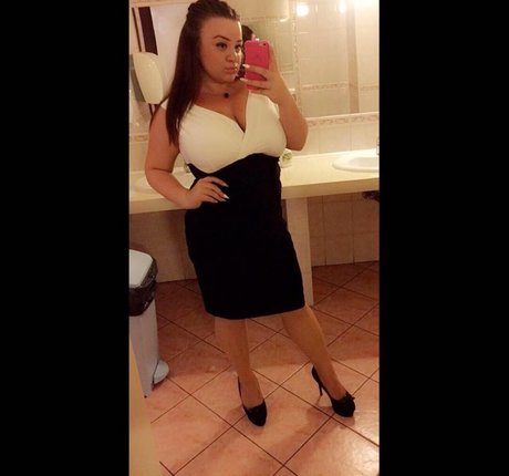 Skorka Kitti model sexy photo