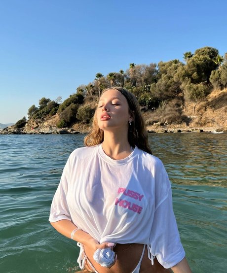 Darina Z pornographic model photos