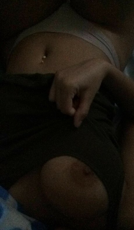 Karikyuti nude model photo