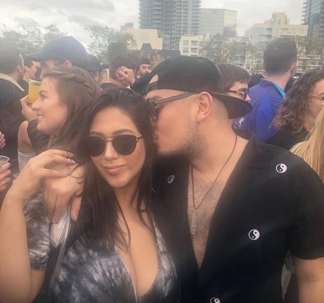 realroses nude model gallery