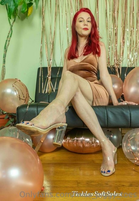 miss piggytoes sexy actress photos