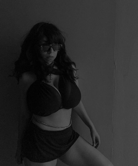 Josahandry Lia pretty model picture