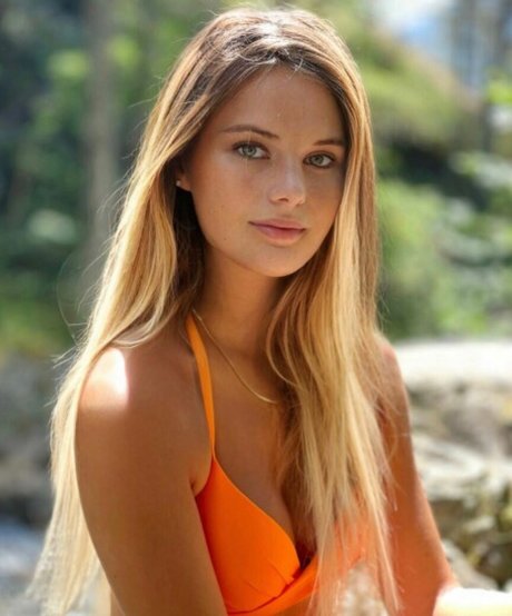 Nolwenn Dis best model img