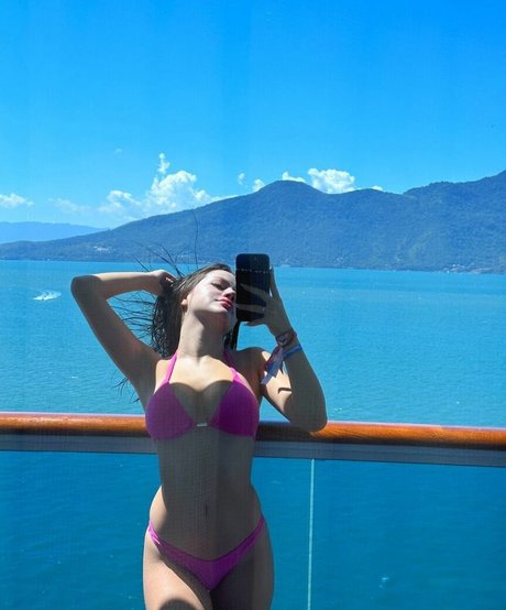 Bela Fernandes xxx pornstar image