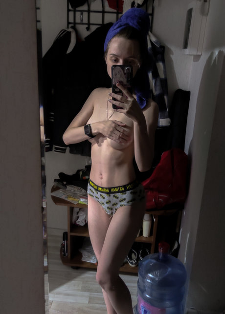 kcioxan pretty pornstar img