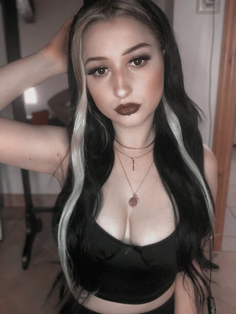 Sina Rari naked pornstar gallery