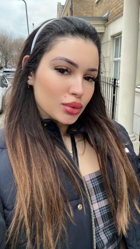 Aline oliveira sexy model pictures