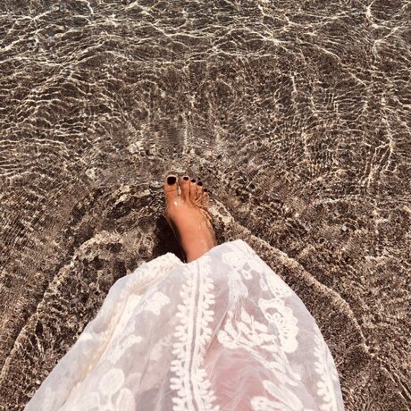 Magic Feet_ art model pics