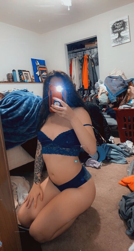 tori adult actress pics