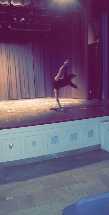 AshALeigh star beautiful photos