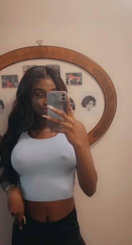 KandiiKrush hot pornstar photo