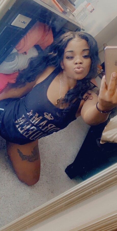 MadeeSpecyal pornstar hd picture