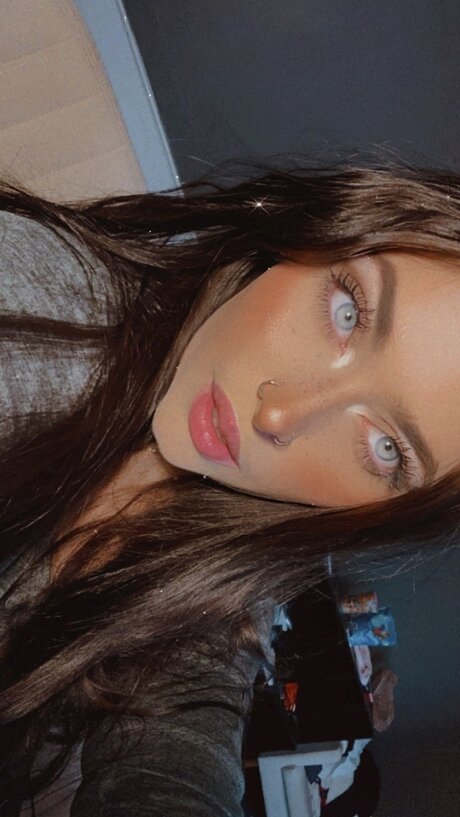 TemptingGorgeous sexy model pictures