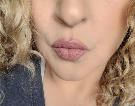 Cammy naked pornstar pic