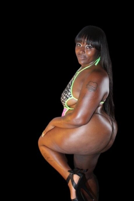 Bigbodyy750 nude actress images