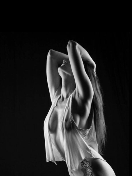 Blonde AnyaUK nudes star pictures