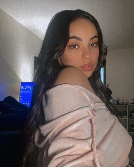 MAE STRO_ star nudes pic