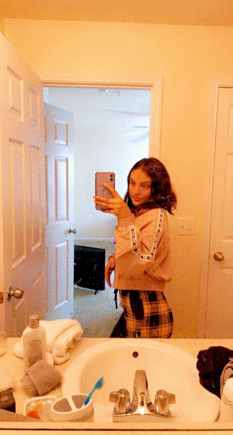 Badbitty hd actress pics