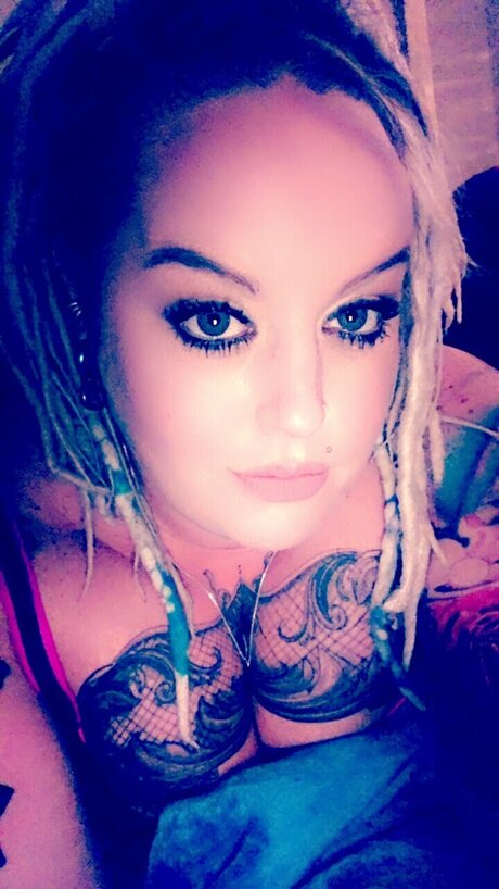 Apple Monroe pretty model picture