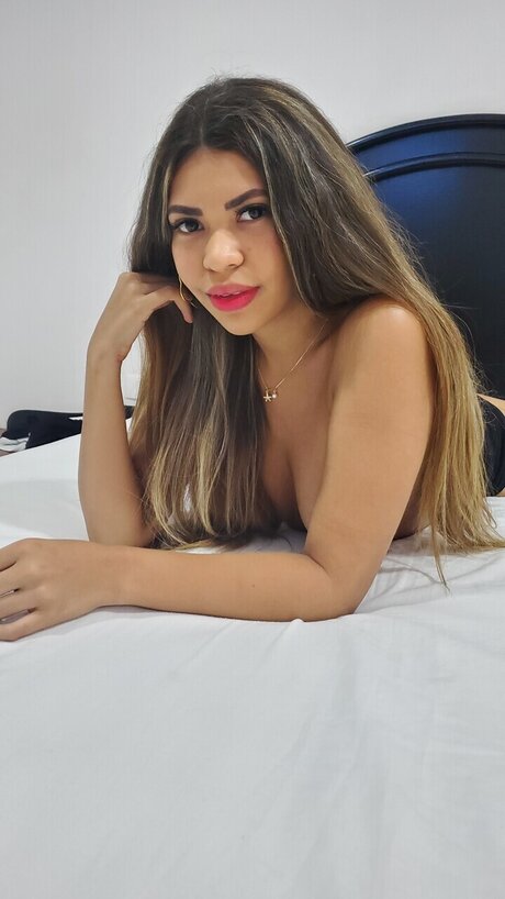 Sweet Latina Beach nude model galleries