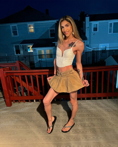 JuicyXJuju model hot pic