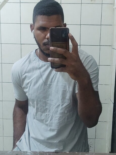 Luiz Gustavo Da Silva Mendes Sousa model pictures