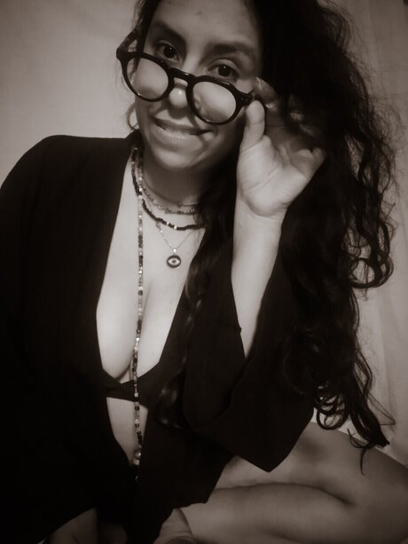 IsisTheOutsider pornstar naked images