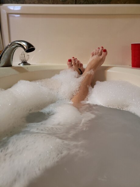 TS225 model erotic image