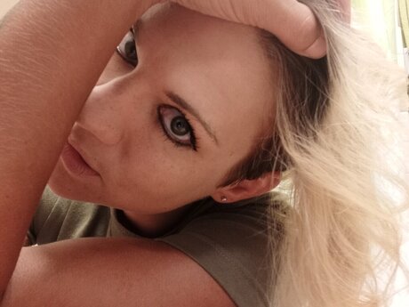 Toni Sky best actress photos