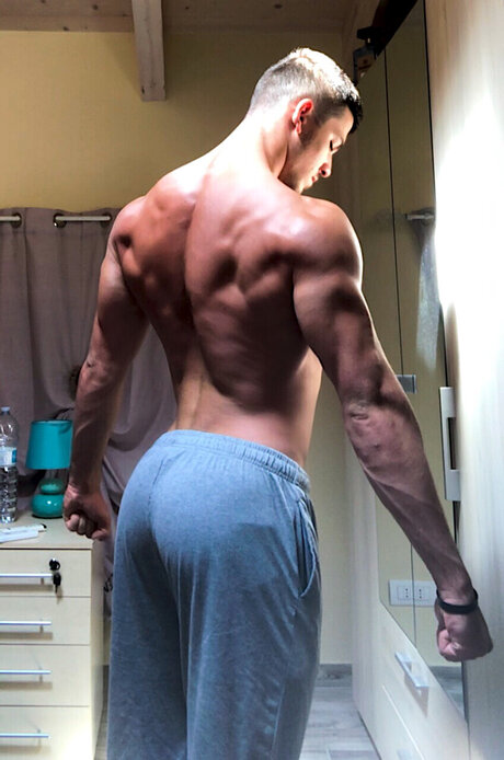 BuilderBoy nude pornstar images