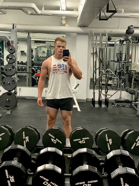 Mr 9incher porn model gallery