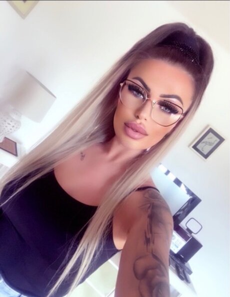 Cosmina Comm xxx actress pics