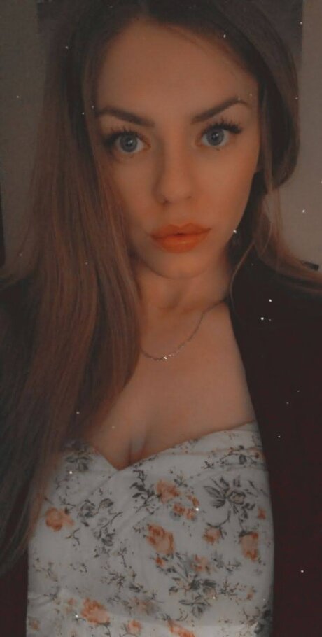 Taylor Take Over erotic actress photo