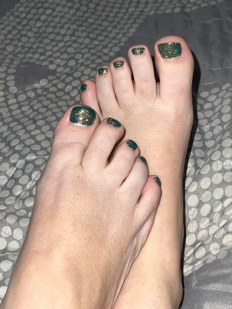 Footgirl86 model nude img