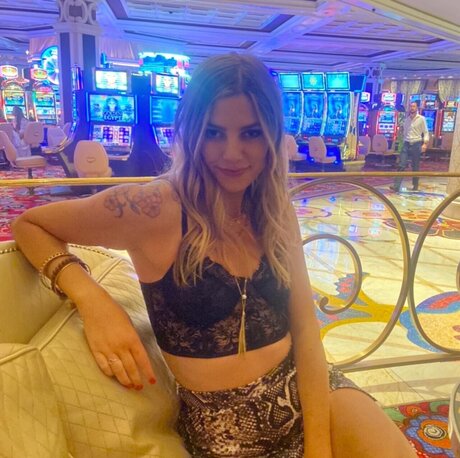 MessyLeXXXy sexy pornstar pics