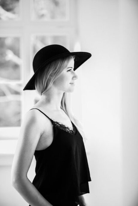 Minie sexy pornstar pics