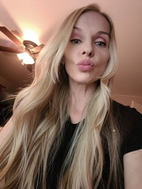 Kristy0511 pornographic star image