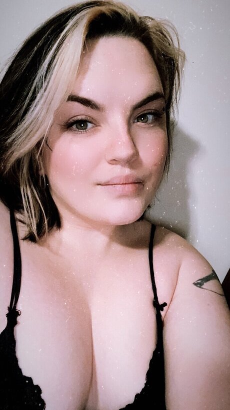 Randi Marsh pretty pornstar images