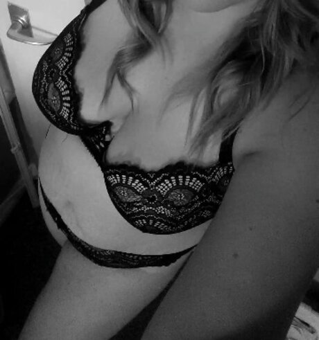 Blondie Honbria high quality pornstar pics