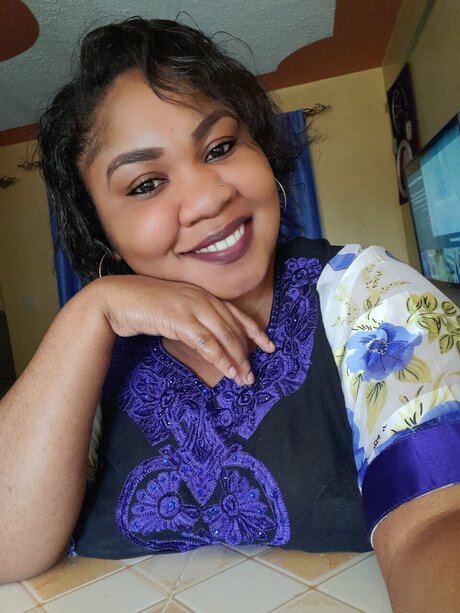 Sengo Chevros porn model gallery