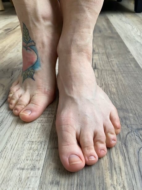 Marla Grace nude model archive