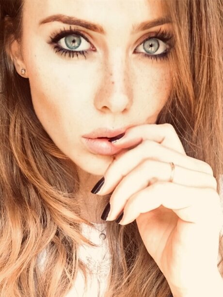 Assia Leone beautiful pornstar pic