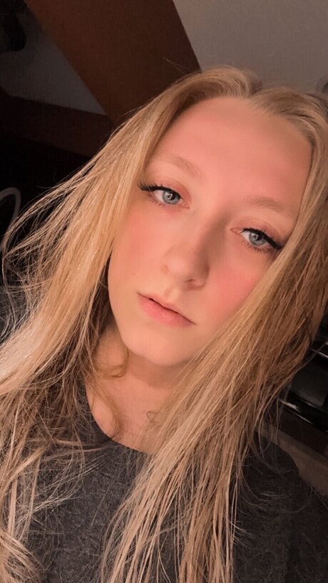 Skylar Rose model pretty archive